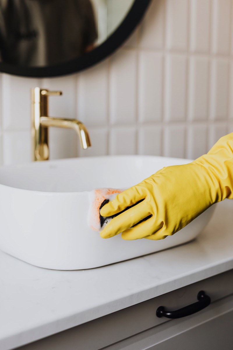 Hand-cleaning bathroom-basin